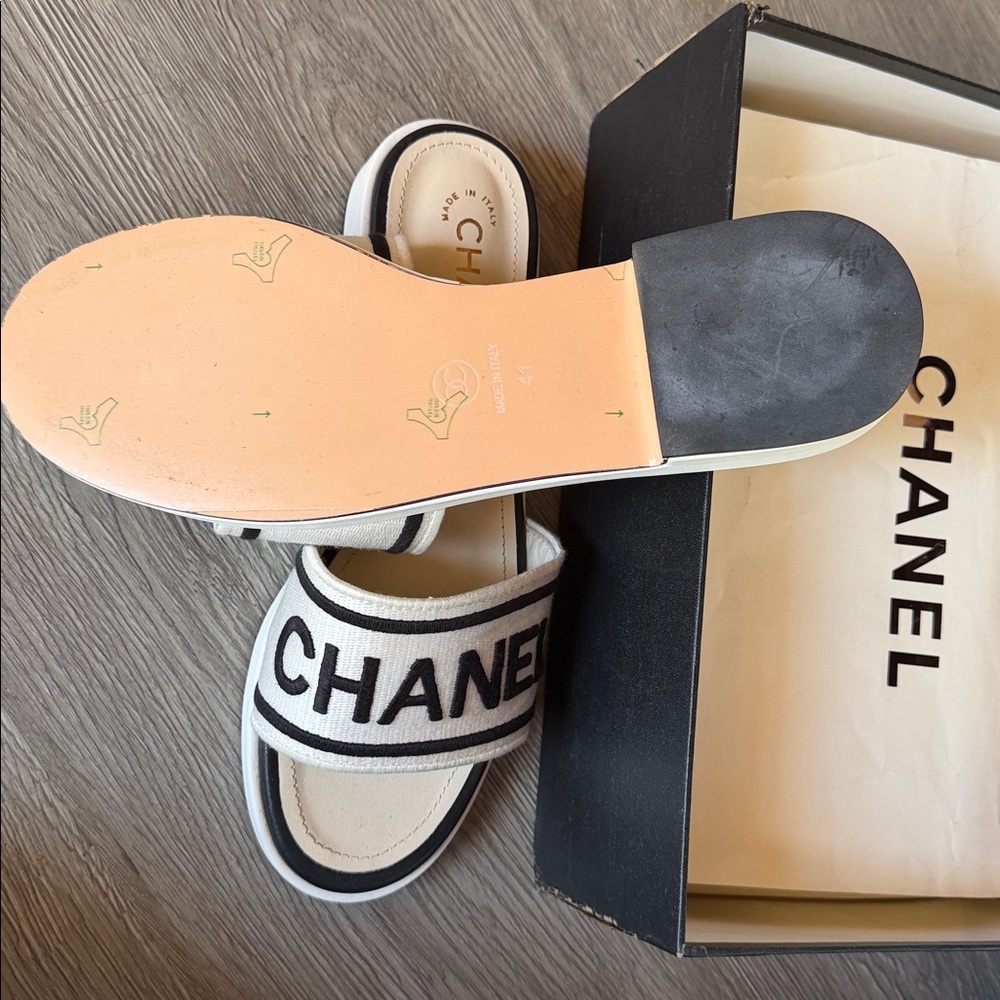 CHANEL Cream and Black Logo Slide Sandals - Picture 5 of 8